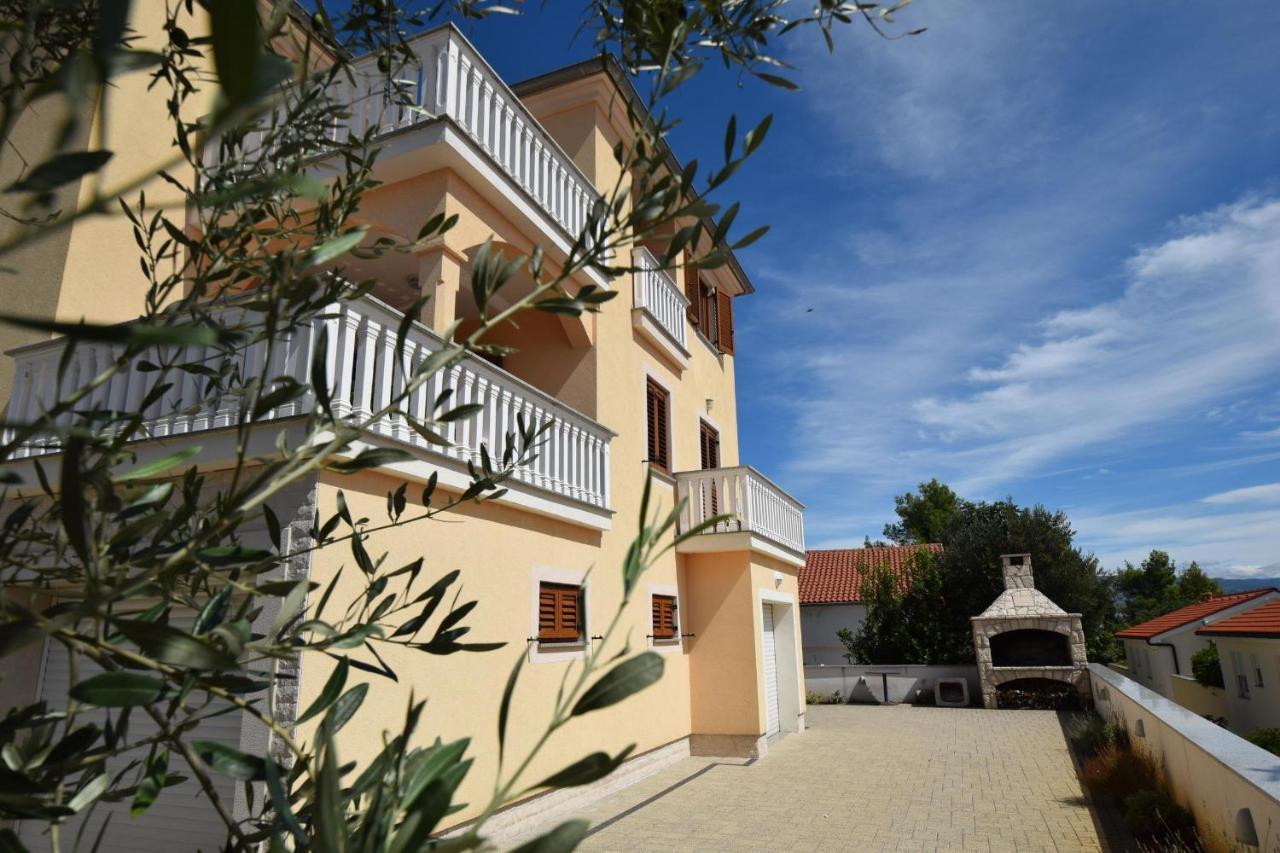 Apartment Baran Cizici Exterior photo
